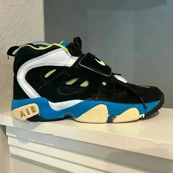 Nike Air Diamond Turf 2 GS Youth 488294-034 Size 6.5Y Black Blue White - Picture 2 of 9